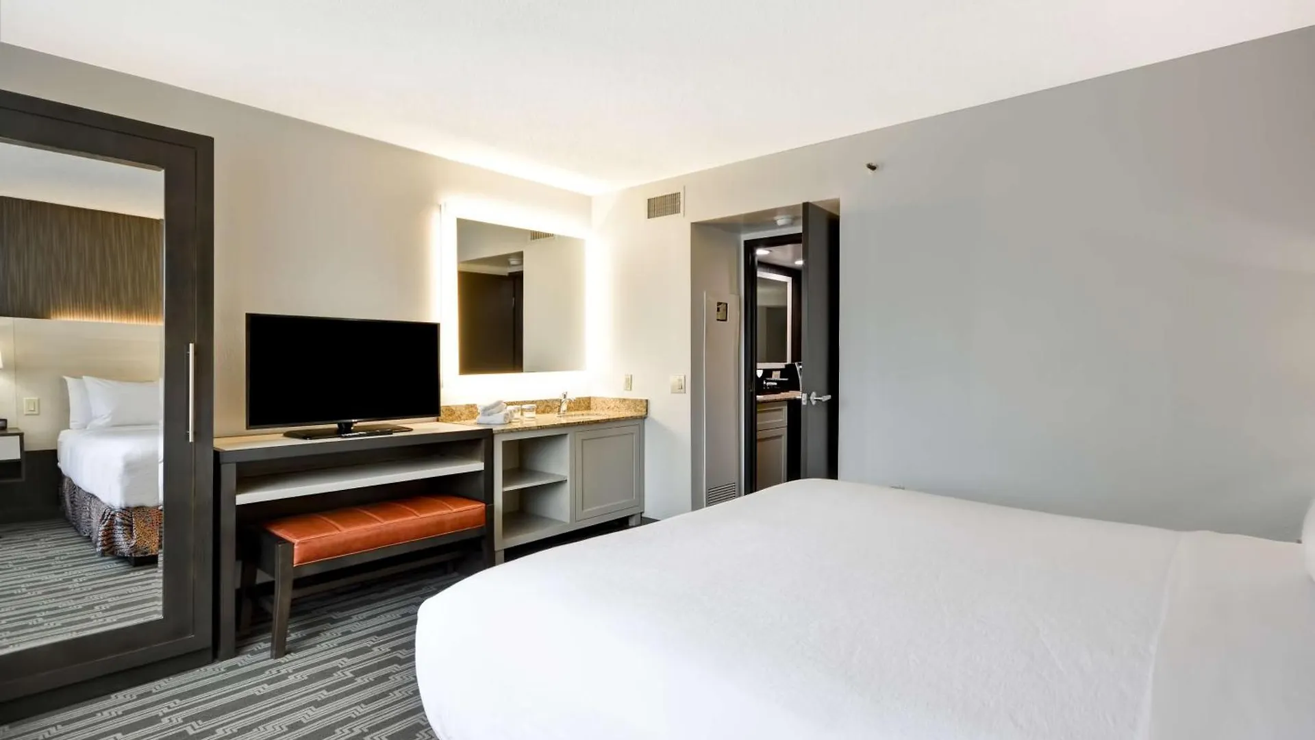 Embassy Suites Charlotte 3*,  United States