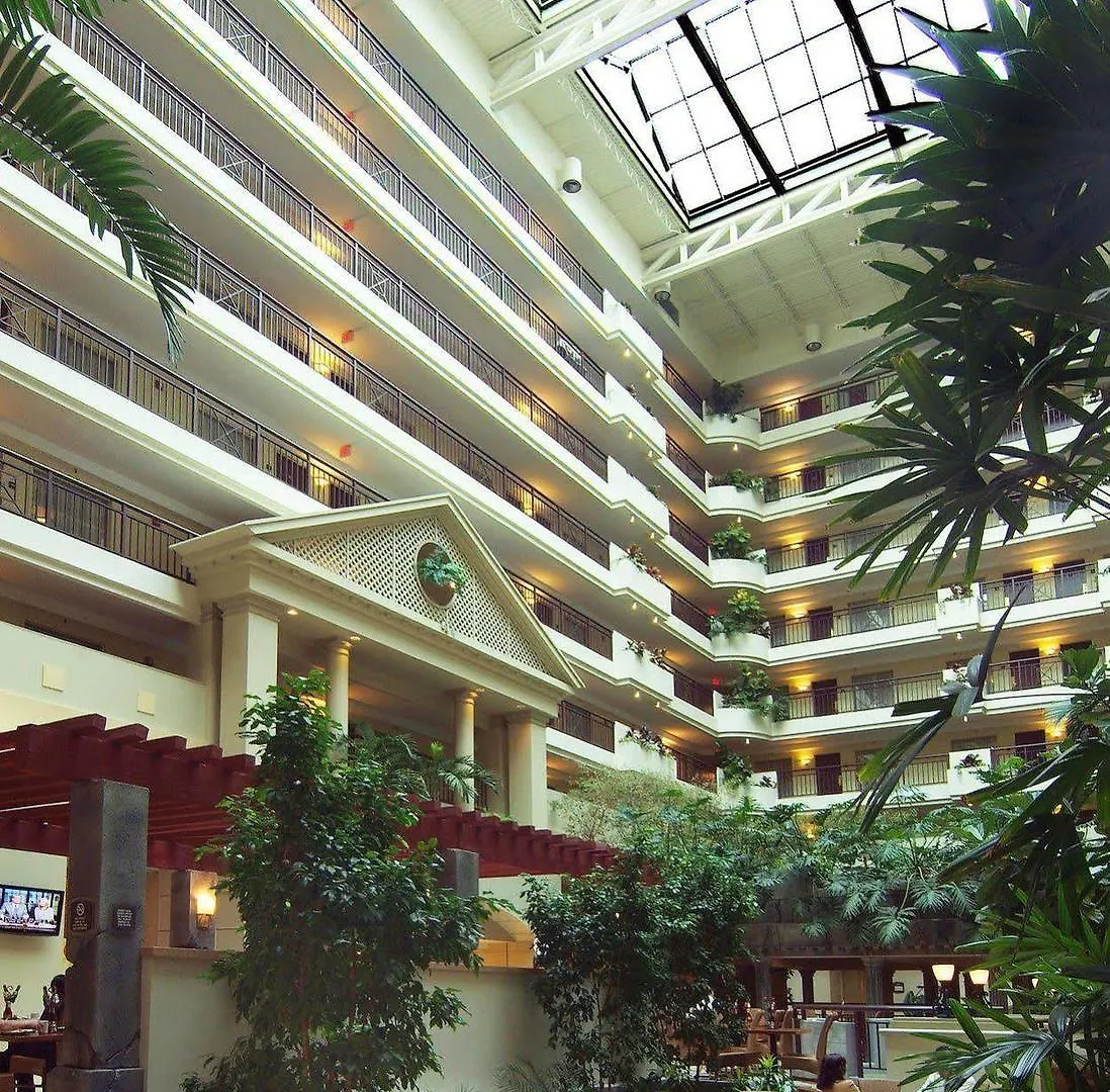 Embassy Suites Charlotte 3*,
